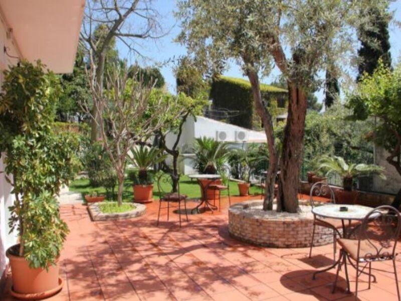 Hotell Garden 2*