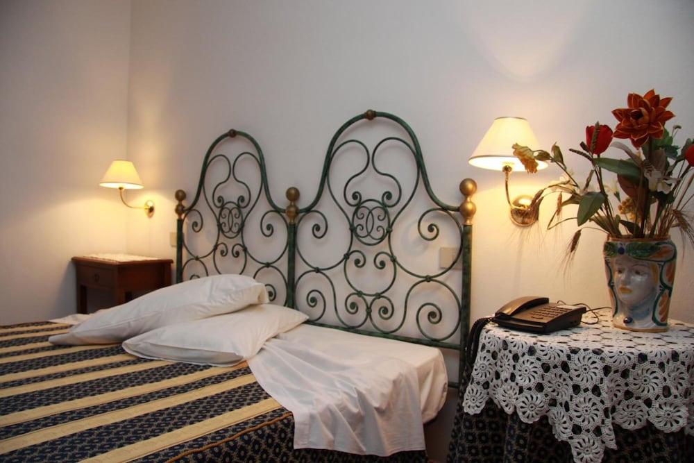 Garden Hotell 2*